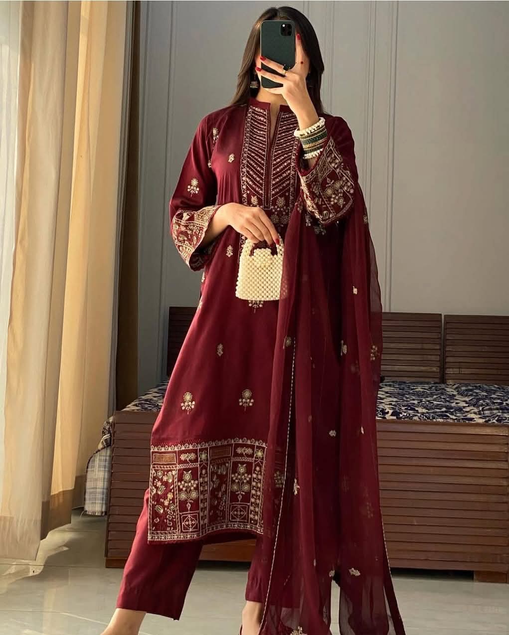 Embroiderd designs 3pieces suit