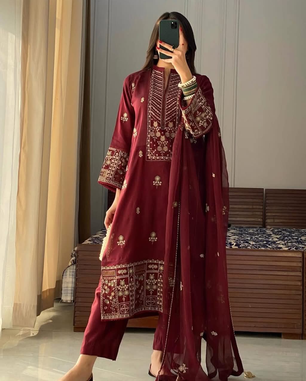 Embroiderd designs 3pieces suit